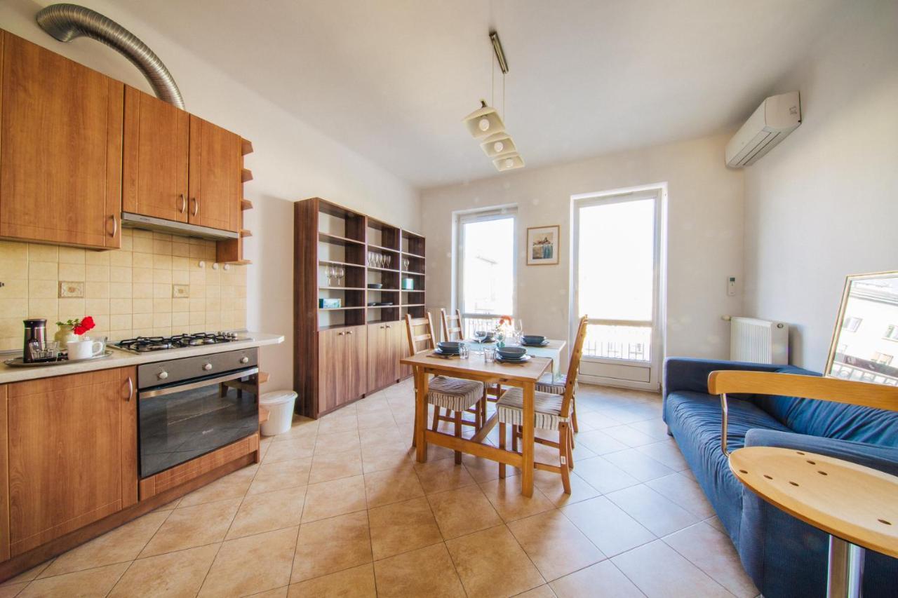 Apartment Metro Politechnika ワルシャワ エクステリア 写真